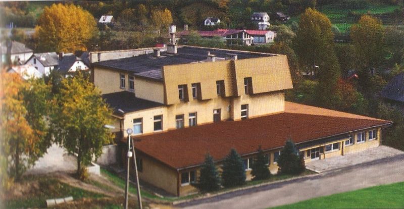 Szkoła w latach 90-tych.
