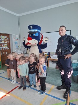 PAN POLICJANT W PRZEDSZKOLU
